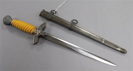 A Luftwaffe Officers dagger 2nd pattern yellow grip